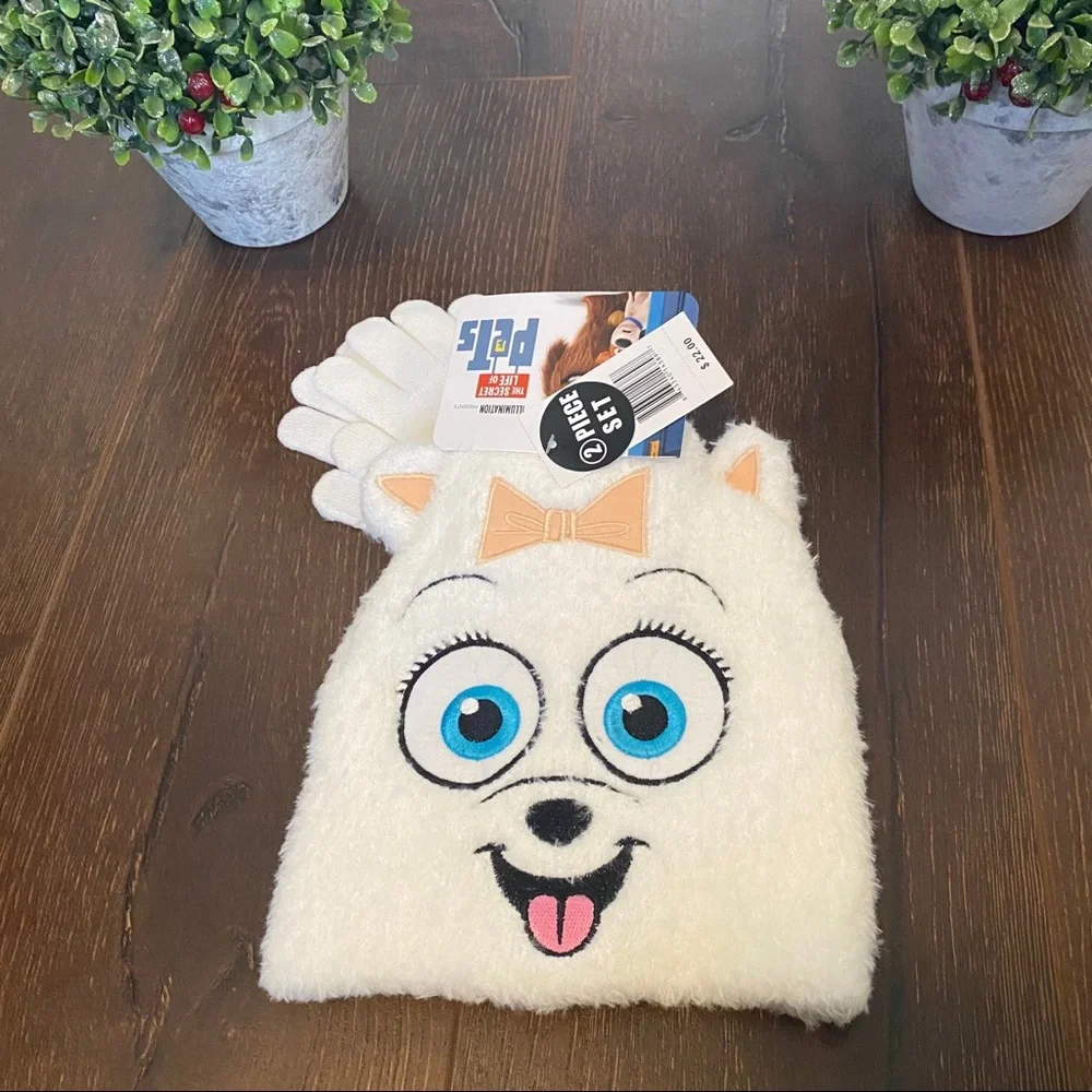 NWT Secret Life of Pets Beanie and Glove Set for Kids